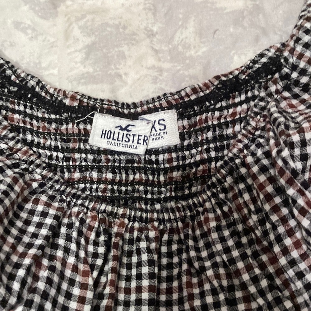 Hollister Scrunch Cropped Blouse